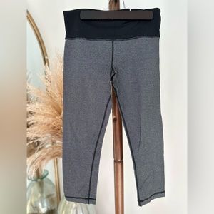 LULULEMON WORKOUT PANTS STRIPED SIZE 6 Women Leggings